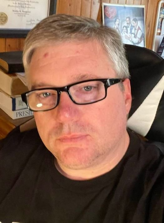 Ray Sheppard selfie outdoors